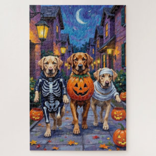 Labrador Trick-or-Treating in Halloween-Kostümen