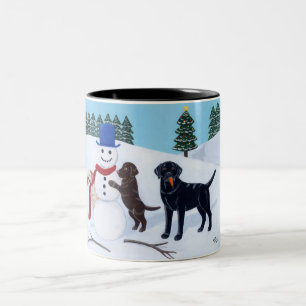 Labrador-Weihnachten mit Schneemann Zweifarbige Tasse