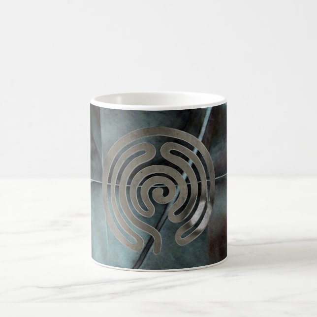 Labyrinth antikes Silber | Mosaikgrunge Kaffeetasse (Mittel)