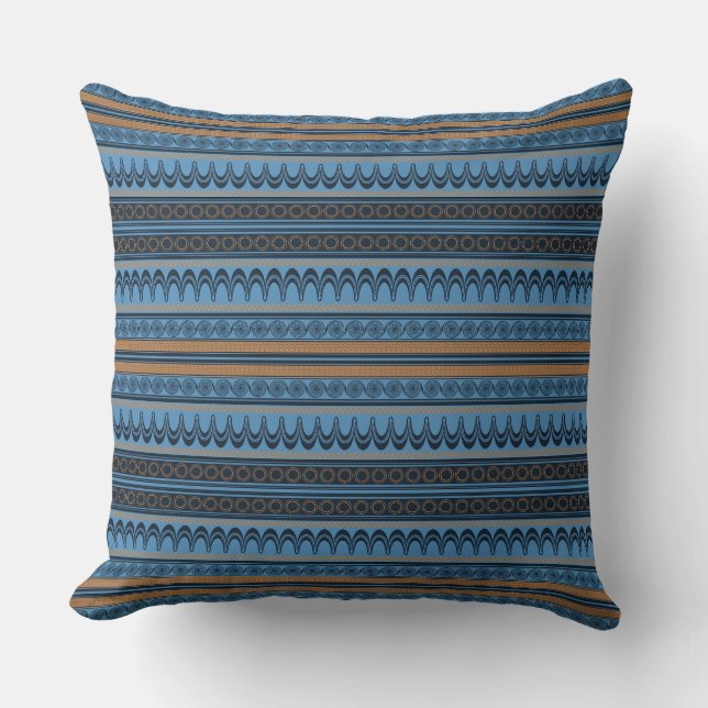 Labyrinth of Luxury: Minoan Sky Blue Throw Kissen (Vorderseite)