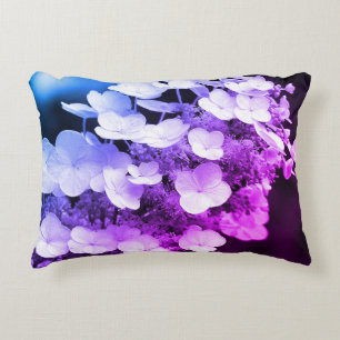 Lacecap Hydrangea Schwarz-Weiß-Farbton Dekokissen