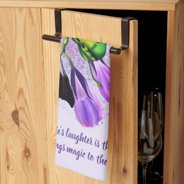 Lächeln Baby Pixie Reiten eines Käfers Geschirrtuch (Drittel gefaltet)