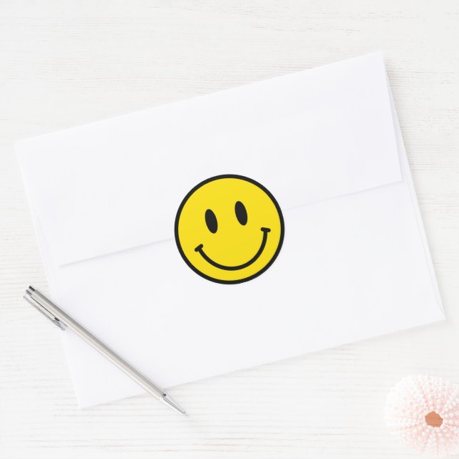 Lächeln glücklich Gesicht Emoji Yellow Schwarz-wei Runder Aufkleber (Umschlag)