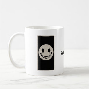 Lächeln in der klassischen Tasse der Innozenz