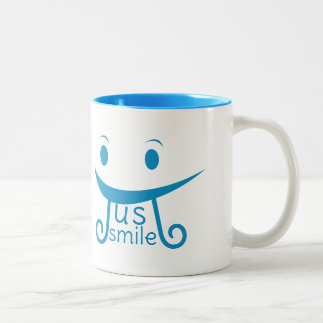 Lächeln Sie lustige Typografie Zweifarbige Tasse (Rechts)