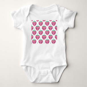 Lächelnd schlafende Erdbeeren, niedliches Muster. Baby Strampler