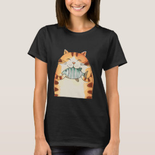 Lächelnde Katze umarmt Fisch Spaß T-Shirt