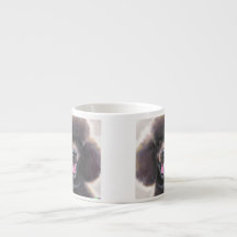 Lächelnde niedliche Kaffee-Tasse in Knochen-China