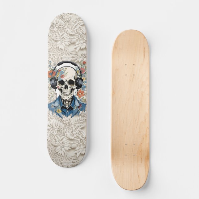 Lächelnder Bläserschädel Hört auf Kopfhörer Spitze Skateboard (Vorderseite)