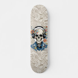 Lächelnder Bläserschädel Hört auf Kopfhörer Spitze Skateboard