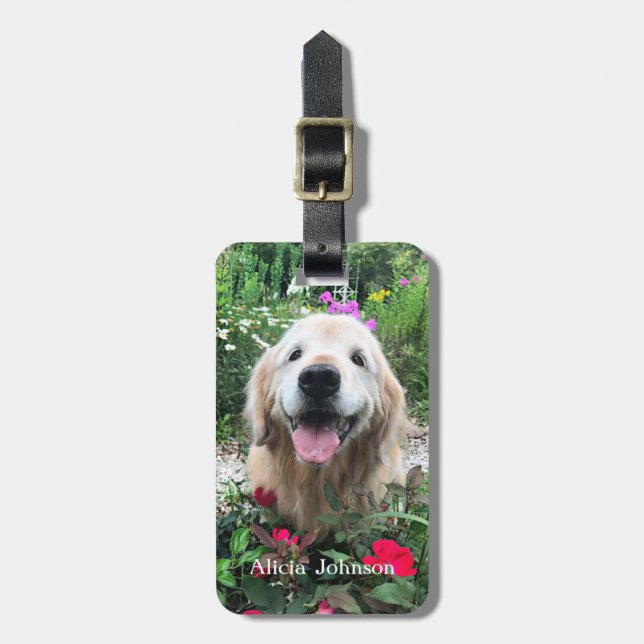 Lächelnder Golden Retriever Hund unter Blume Gepäckanhänger (Vorderseite vertikal)