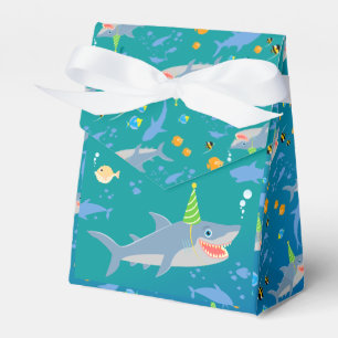 Lächelnder Hai unter dem Meeresjunge Geburtstagspa Geschenkschachtel