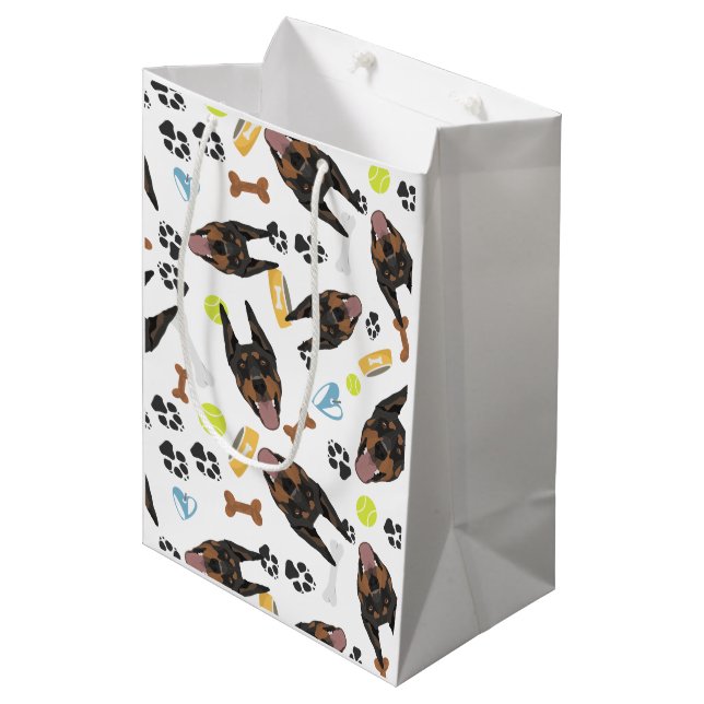 Lächelnder Hundedobermann Mittlere Geschenktüte (Vorderseite Schrägansicht)