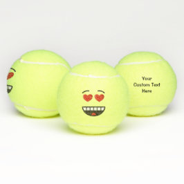 Lächelndes Gesicht mit herzförmigen Augen Tennisbälle