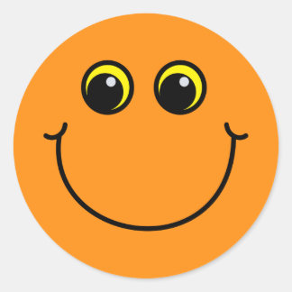 Lächelndes orange Emoji stellen gegenüber Runder Aufkleber