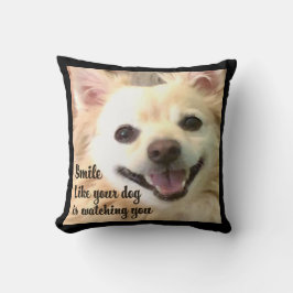 Lächelt, wie dein Hund dich beobachtet Throw Kisse Kissen
