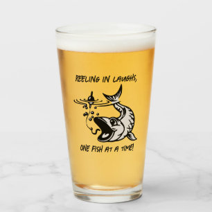 Lachen - Angeln von Bier Glas