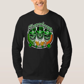 Lachende irische Kobold-Schädel: Shenanigans T-Shirt