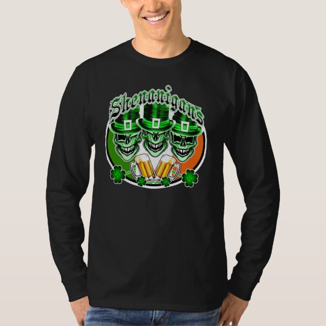 Lachende irische Kobold-Schädel: Shenanigans T-Shirt (Vorderseite)