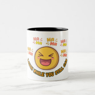 Lachendes Emoji-Kaffeetasse Zweifarbige Tasse