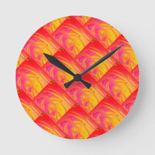 Lachrosa mit sonnenorangefarbenem Design Runde Wanduhr