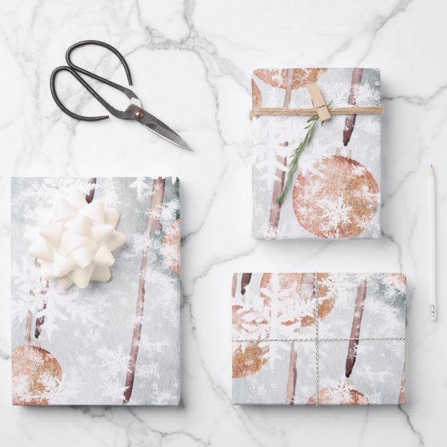 Lachs Rosa Ball Ornament Schneeflocken Geschenkpapier Set (Vorderseite)