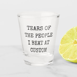 Lachtränen von Leuten, die ich bei einem benutzerd Schnapsglas