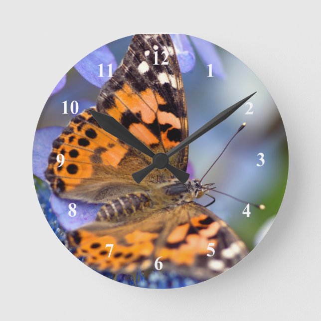 Lackierte Lady Butterfly Akryllische Wanduhr (Vorderseite)