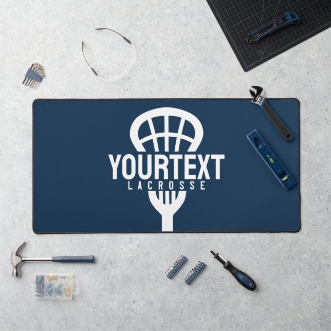 Lacrosse Player CUSTOM TEXT Team Mesh Sport Stick Schreibtischunterlage (Arbeitsplatz)