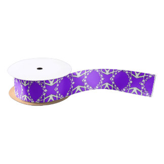 Lacy-lila Diamantmuster Satinband