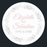 Lacy Silver Filigree Elegantes Rosa auf weißer Hoc Runder Aufkleber<br><div class="desc">Diese eleganten Hochzeitsaufkleber sind mit extravagantem rosa Schriftzeichen auf weißem Hintergrund mit einem silberfarbenen Imitat mit Blumenrahmen versehen. Der Text ist vollständig anpassbar und enthält die Namen des Ehepaares und das Hochzeitsdatum. Toll wie favorisierte Tags oder Umschlag Aufkleber!</div>