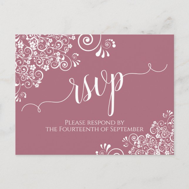 Lacy White Calligraphy on Dusty Rose Wedding RSVP Postkarte (Vorderseite)