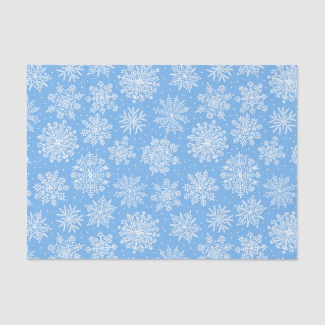 Lacy White Snowflakes auf einem hellblauen Hinterg Seidenpapier (Vorderseite)