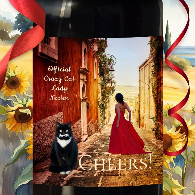 Lady in Red Italian Fine Art Vine Étiquette (Fine art wine label featuring a painting of a lady in red and a cute big tuxedo cat in Italy)