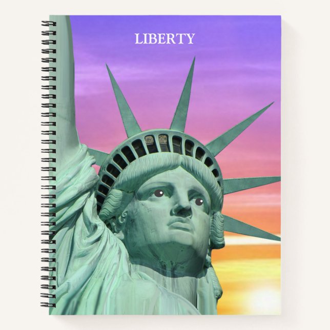 Lady Liberty on Sunrise Sky Notizbuch (Vorderseite)