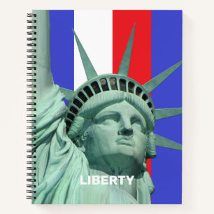Lady Liberty sur cahier à rayures bleues rouges et