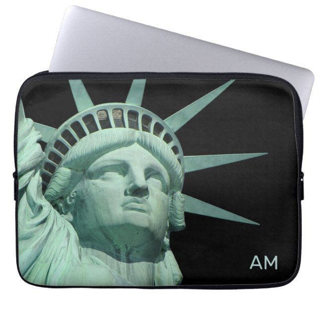 Lady Liberty und Monogram auf Black Laptopschutzhülle (Vorderseite)