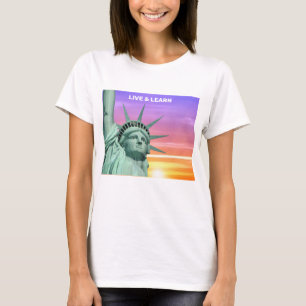 Lady Liberty und Sonnenaufgang T-Shirt