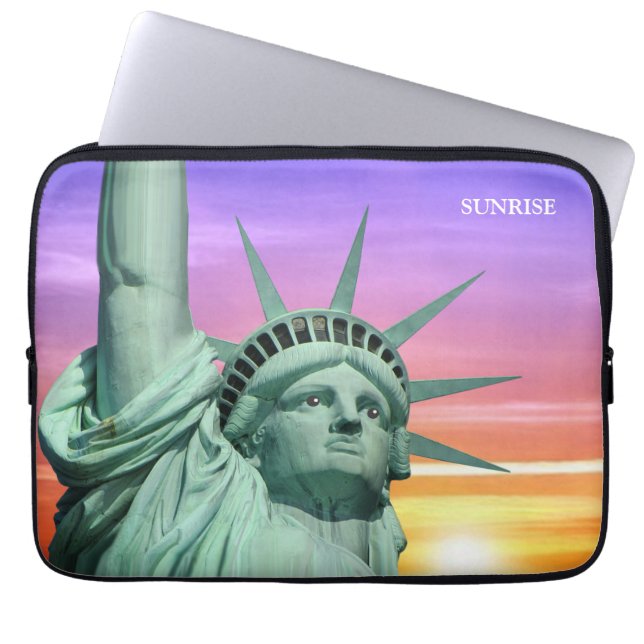 Lady Liberty und Sunrise Laptopschutzhülle (Vorderseite)