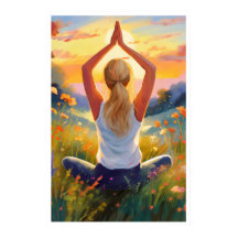 Lady macht Yoga auf einem Feld bei Sonnenuntergang