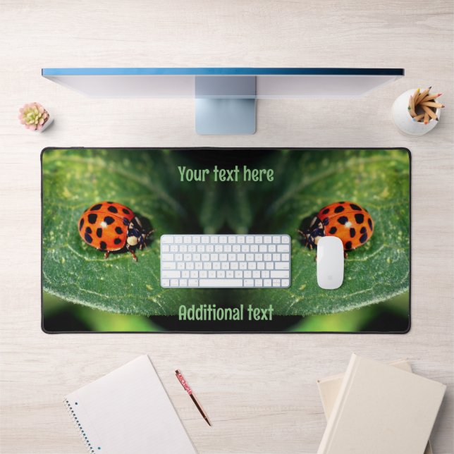 Ladybug auf der linken Seite Nah Personalisiert Schreibtischunterlage (Büro 1)