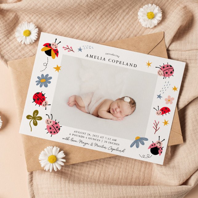 Ladybug Girl Baby Foto Geburtsankündigung Ankündigung (Von Creator hochgeladen)