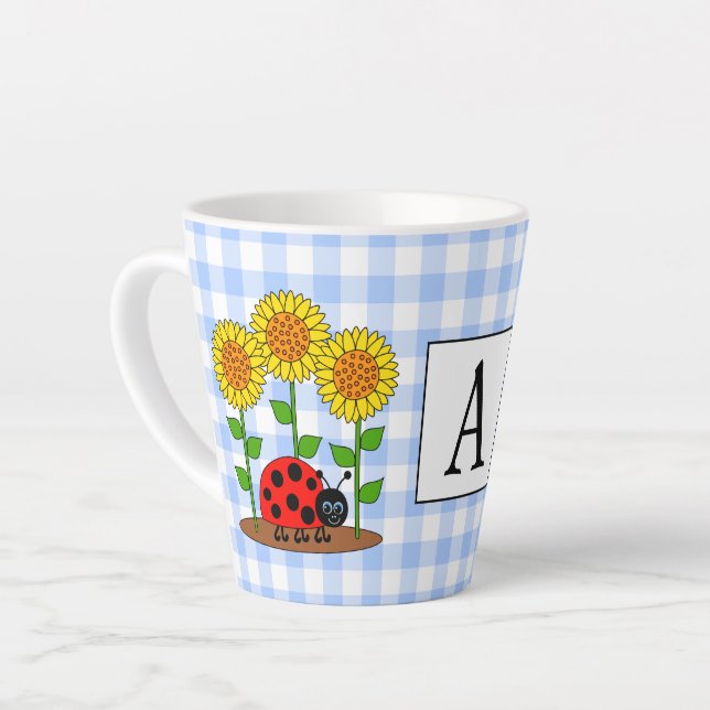 Ladybug mit Sonnenblumen Blue Gingham Monogramm Milchtasse (Linke Ecke)