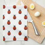 Ladybugs Küchentücher<br><div class="desc">Dieses Design weist ein Muster von Ladybugs auf einem weißen Hintergrund auf.</div>