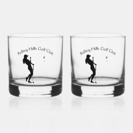 Ladys Golf Hole in einem persönlichen Whiskyglas