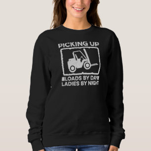 Lagerstapler nimmt Gabelstapler-Operator auf Sweatshirt