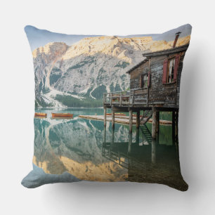 Lago di Braies in den Dolomiten in Italien Kissen