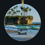 Laguna Beach 2 Seite Keramik Ornament<br><div class="desc">Einer der beliebtesten Strände Südkaliforniens ist Laguna Beach im Orange Landkreis. Diese kleine Bucht liegt etwas nördlich von Main Beach Laguna, die Crescent Bay genannt wird. Hier sehen Sie Twin Points am Tag und Two Rock Point am Abend.</div>