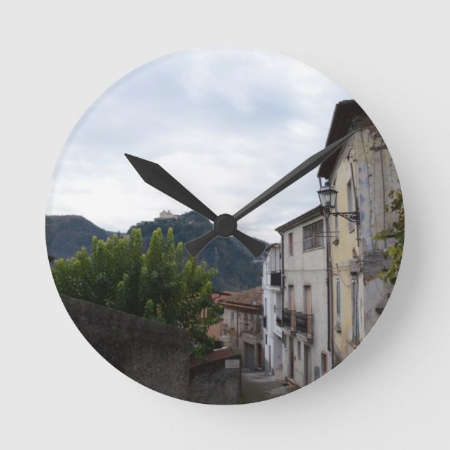 Laino Borgo Runde Wanduhr (Vorderseite)