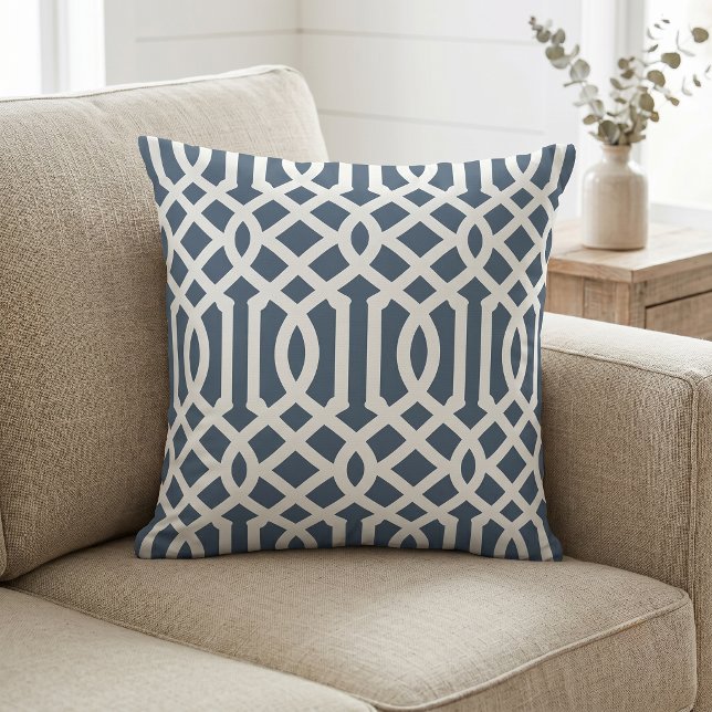 Lake Blue und White Trellis Pattern Kissen (Von Creator hochgeladen)